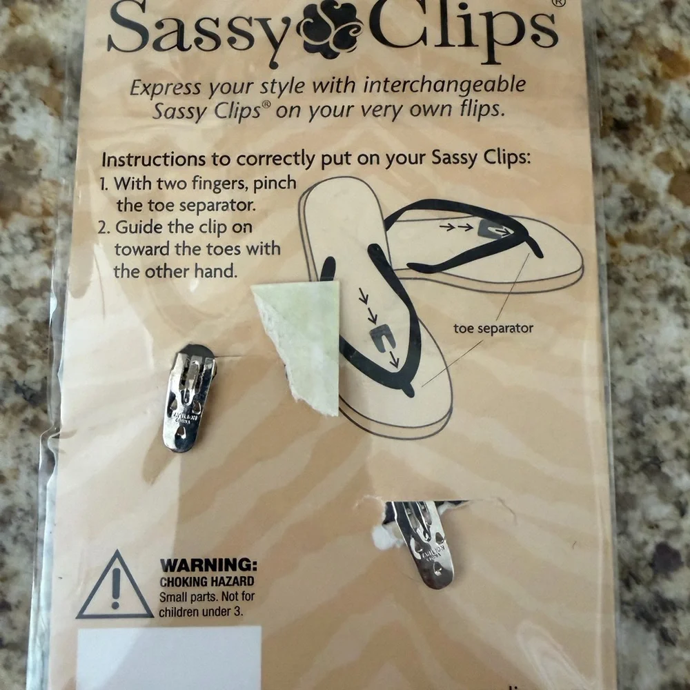 Rhinestone Heart Clips for your flip flops